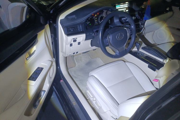 Used Lexus ES 2013 300h Elite Edition