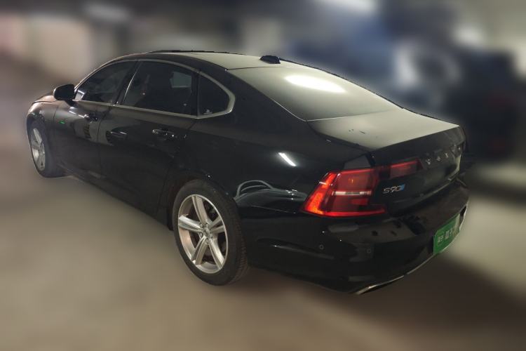 Used Volvo S90 2018 T4 Zhiyuan Edition
