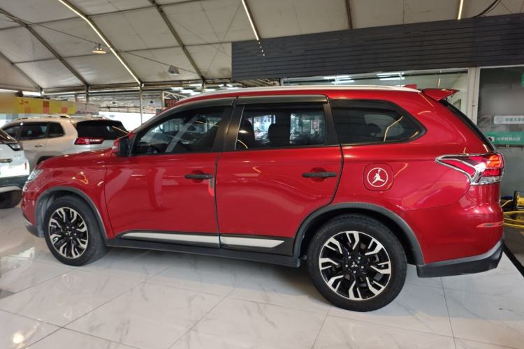 Used Mitsubishi Outlander 2019 2.0L Two-Wheel Drive Comfort Edition 5 Seats China VI Standard

