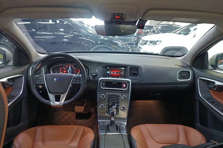 Used Volvo V60 2015 T5 Zhiya Edition