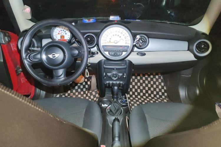 Used MINI 2011 1.6L ONE Center Console