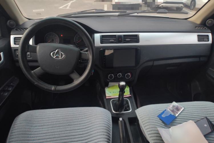 Used CHANGAN KAICHENG Shenqi F30 2016 1.5L Comfort Plus Long Wheelbase DAM15L Center Console