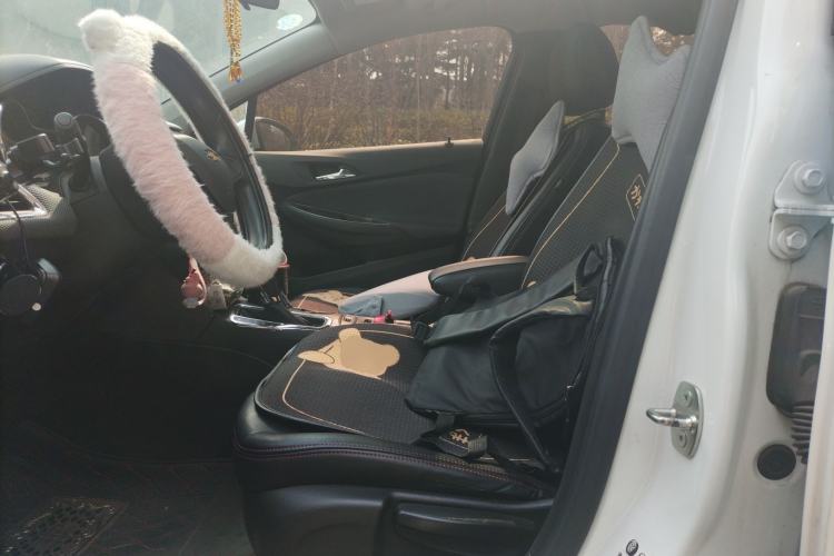 Used Chevrolet Cruze 2017 1.5L Automatic Pioneer Sunroof Edition
