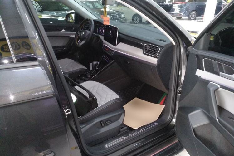 Used Volkswagen Tayron 2023 330TSI Two-Wheel-Drive Luxury Plus Advanced Version Right Front Seat