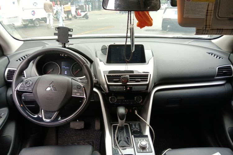 Used Mitsubishi Eclipse Cross 2019 1.5T CVT Two-Wheel Drive Belief Edition China VI Standard Center Console