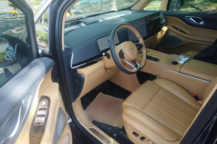 Used VOYAH Dream 2025 PHEV Four-Wheel-Drive Flagship Kunpeng Edition Driver Seat