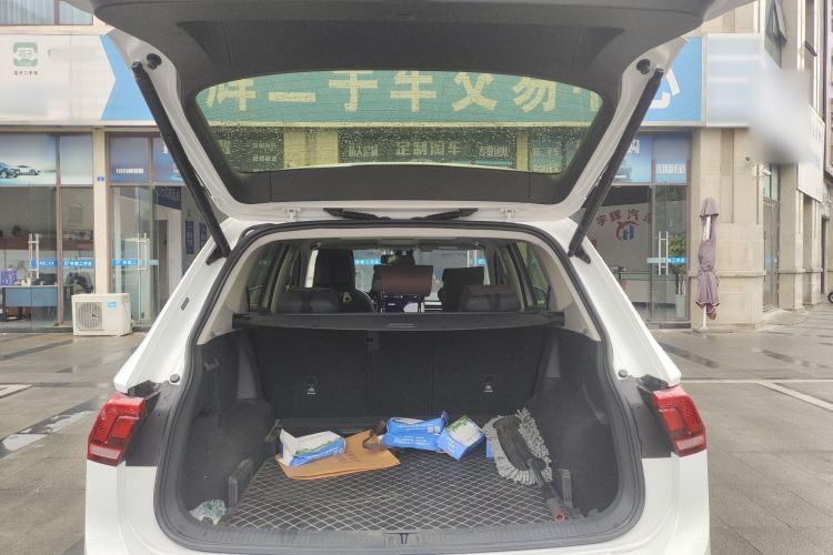 Used Volkswagen Tiguan L 2023 300TSI Automatic Two-Wheel Drive Smart Edition Trunk