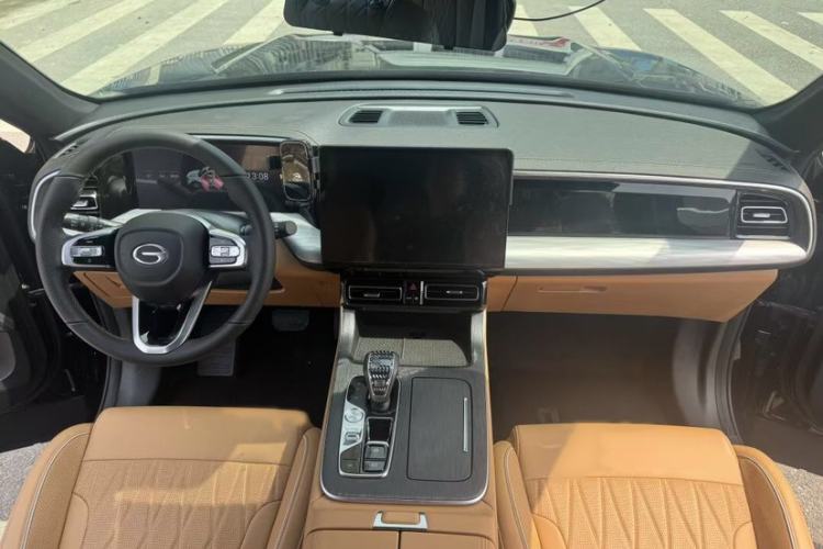 Used GAC Trumpchi GS8 2025 Linghang Series 2.0 TGDI Two-Wheel-Drive Luxury Edition 5 Seats