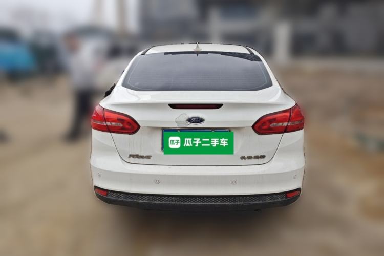 Used Ford Focus 2015 Sedan 1.6L Manual Fashion Edition