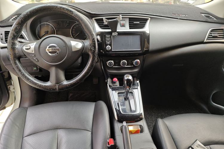 Used Nissan Sylphy 2016 1.6XV CVT Smart Enjoyment Version Center Console