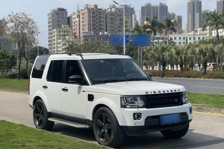 Used Land Rover Discovery 2016 3.0 SC V6 SE Front Right 45 Deg