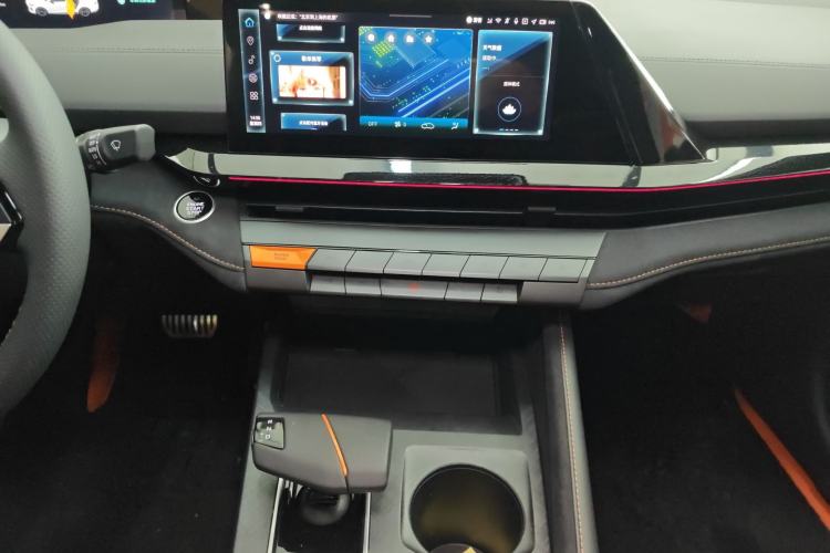 Used CHANGAN UNI-V 2024 1.5T Prestige Sport Edition Interior 1