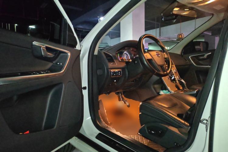 Used Volvo XC60 2017 T5 Smart Upgrade Edition