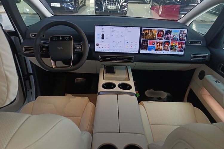 Used Li Auto MEGA 2025 Home Family Special Edition
