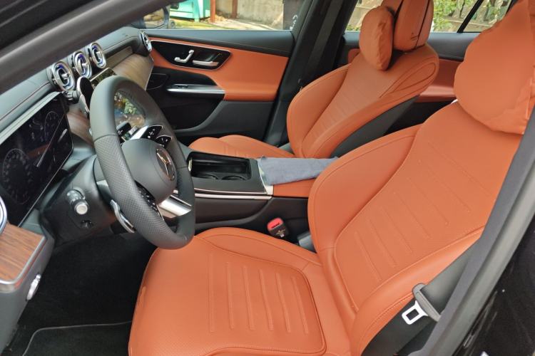 Used Mercedes-Benz GLC 2025 Refreshed GLC 300 L 4MATIC Dynamic Version 5 Seats
