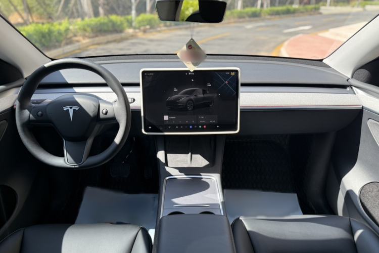 Used Tesla Model Y 2024 Rear-Wheel-Drive Version
