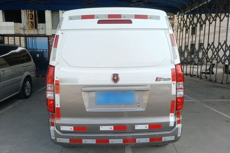 Used Jinbei New Hiace X30L 2024 Wealth Edition Van 2/5 Seats Front-Mounted Air Conditioning Rear