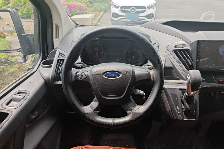 Used Ford Transit 2017 2.0T Gasoline Automatic Multi-Function Commercial Vehicle Mid-Drive Mid-Roof China V-standard