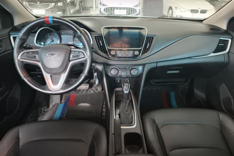 Used Chevrolet Monza 2022 Light Hybrid Redline 320T Dual-Clutch Thrilling Edition Center Console