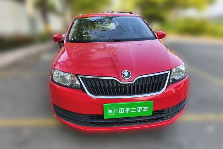 Used Skoda Rapid Spaceback 2016 1.6L Manual Front-Wheel-Drive Version