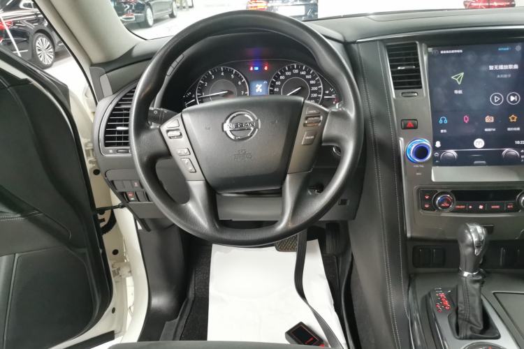 Used Nissan Patrol 2018 4.0L LinkedIn Edition Steering Wheel