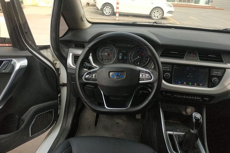 Used Geely Auto Vision X3 2019 Upgraded Model 1.5L Manual Elite Version
