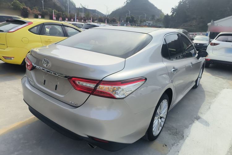 Used Toyota Camry 2018 2.5G Luxury Edition Rear Right 45 Deg