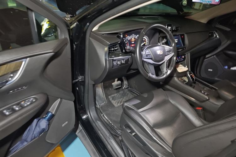 Used Cadillac XT5 2018 25T Luxury Model
