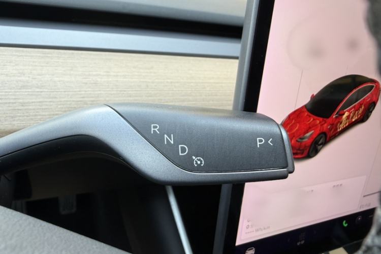 Used Tesla Model 3 2019 Long-Range Rear-Wheel-Drive Version Interior 3