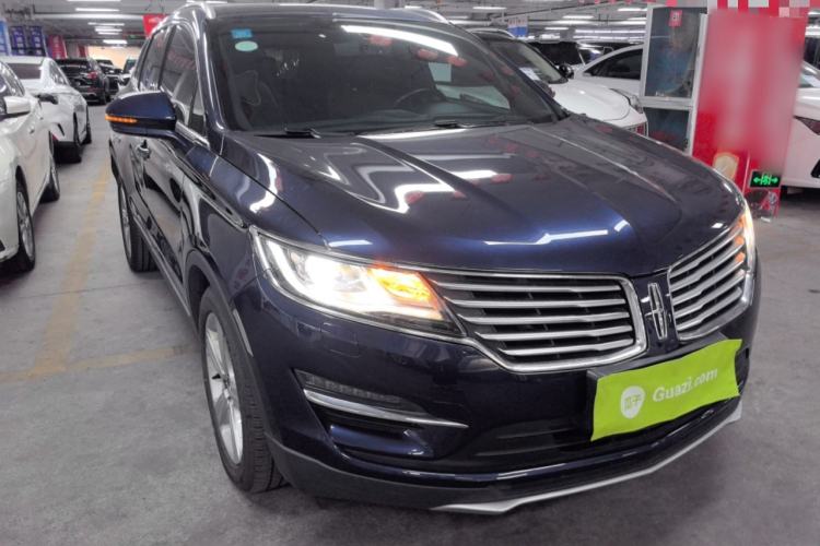 Used Lincoln MKC 2017 2.0T Two-Wheel Drive Deluxe Edition Front Right 45 Deg