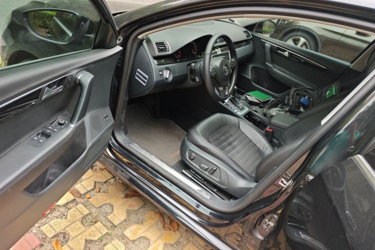 Used Volkswagen Magotan 2015 Facelift 1.8TSI Luxury Model Driver Seat