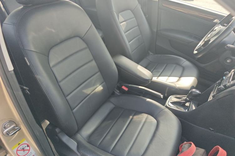 Used Volkswagen Santana 2013 1.6L Automatic Luxury Edition Right Front Seat