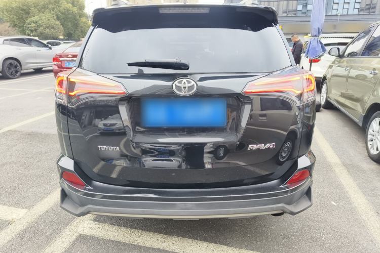 Used Toyota RAV4 2019 2.0L CVT Two-Wheel Drive ZhiShang Version China VI Standard