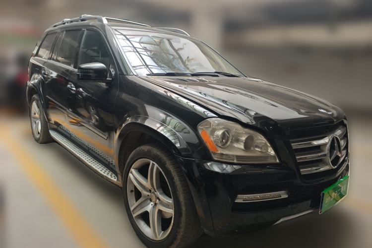 Used Mercedes-Benz GL-Class  Front Right 45 Deg