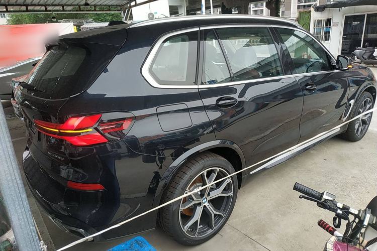 Used BMW X5 2023 xDrive 30Li Luxury M Sport Package