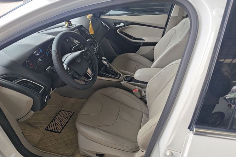 Used Ford Focus 2015 Sedan EcoBoost 180 Automatic Flagship Model
