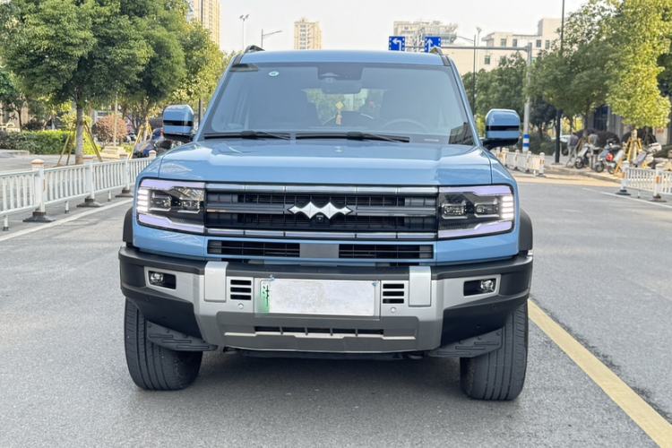 Used Formula Leopard Leopard 5 2023 Navigator Edition