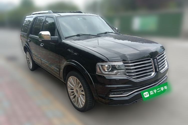 Used Lincoln Navigator 2016 3.5T AWD Front Right 45 Deg