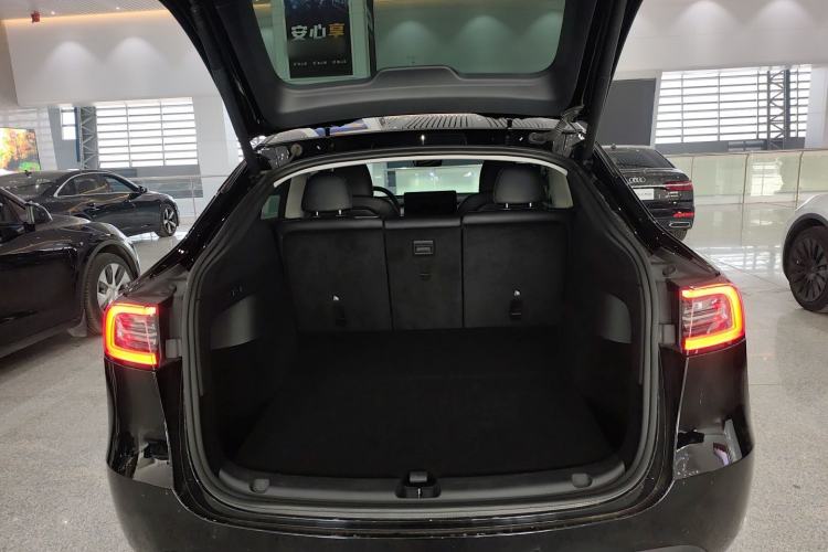 Used Tesla Model Y 2023 Rear-Wheel-Drive Version