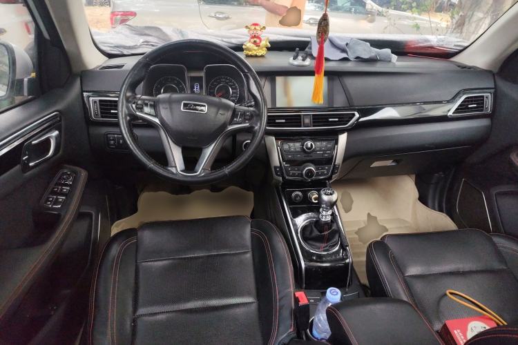Used Zotye Domy X5 2015 1.5T Manual Luxury Version China IV Standard Center Console