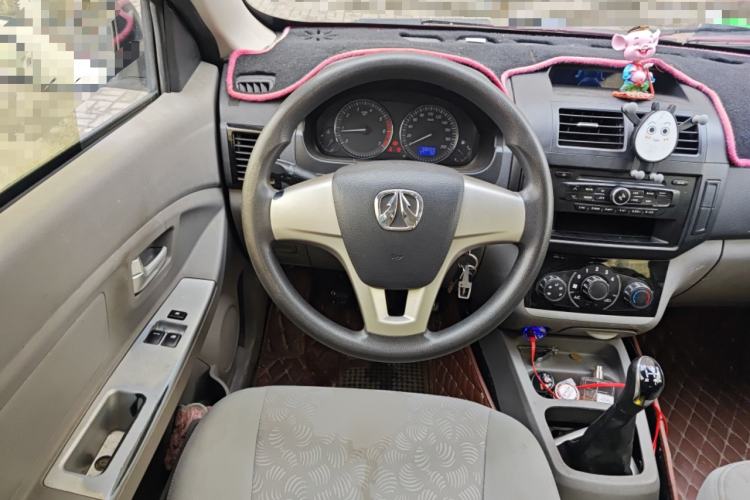 Used BAIC Weiwang M20 2015 1.2L economy version A122 Steering Wheel