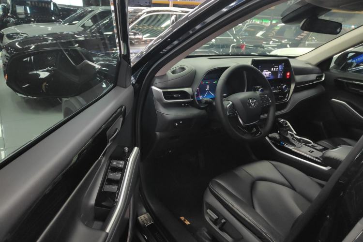 Used Toyota Highlander 2024 2.5L Smart e-Power Dual-Motor All-Wheel-Drive Elite Version – 7 Seats Driver Seat