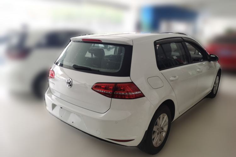Used Volkswagen Golf 2016 1.6L Automatic Fashion Model Rear Right 45 Deg