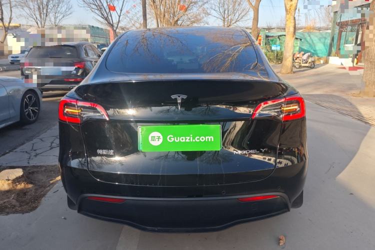 Used Tesla Model Y 2023 Rear-Wheel-Drive Version

