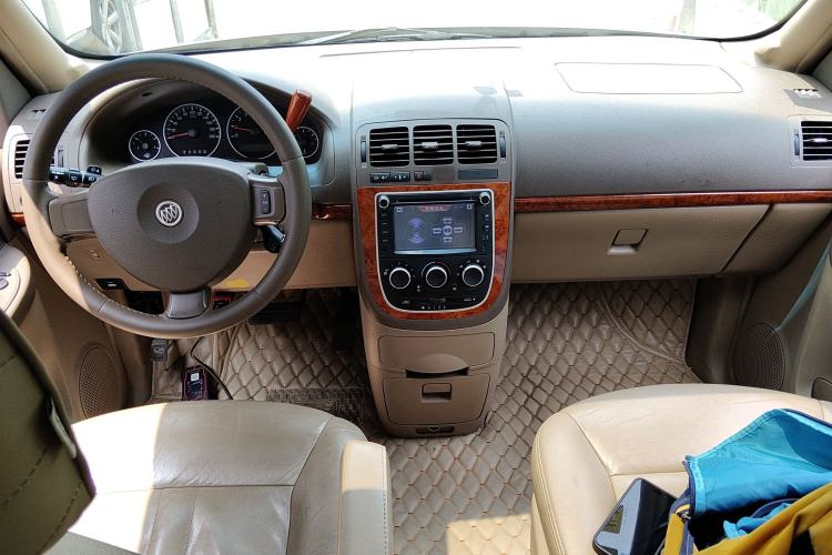 Used Buick GL8 2011 2.4L CT Comfort Edition Center Console