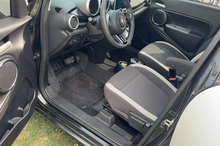 Used ORA Black Cat 2021 301km Cute Pet Edition Driver Seat