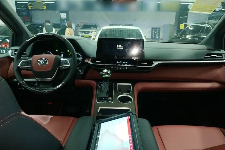 Used Toyota Granvia 2024 2.5L Hybrid Comfort Edition Center Console