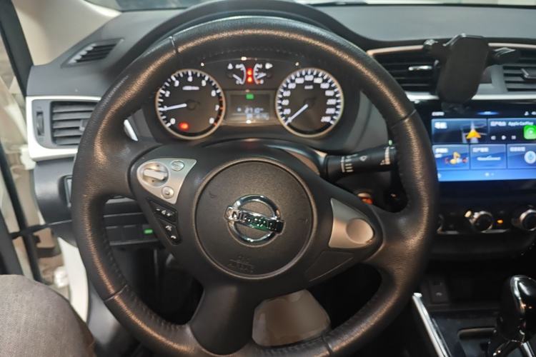Used Nissan Sylphy 2019 1.6XV CVT Smart Connect Luxury Edition China VI Standard Steering Wheel