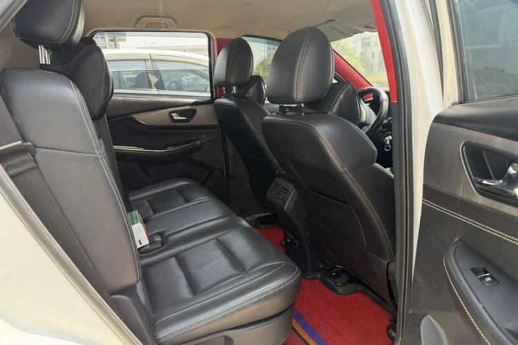 Used Dongfeng Fengon S560 2018 1.8L Manual Urban Model 7 Seats Interior 7