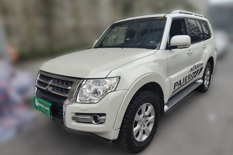 Used Mitsubishi Pajero 2015 3.0L Automatic Luxury Version China IV Standard
